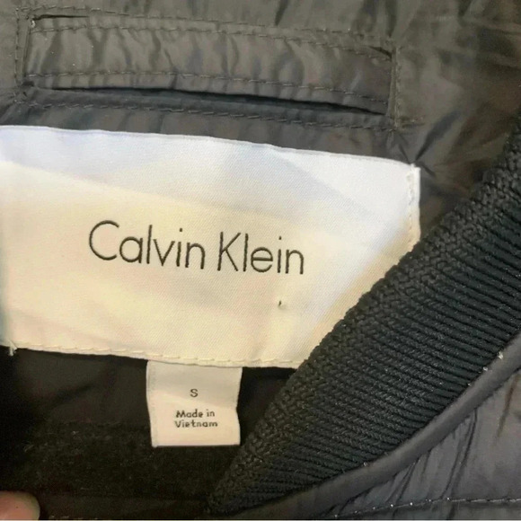 Calvin  Klein puffer black vest - Picture 3 of 6